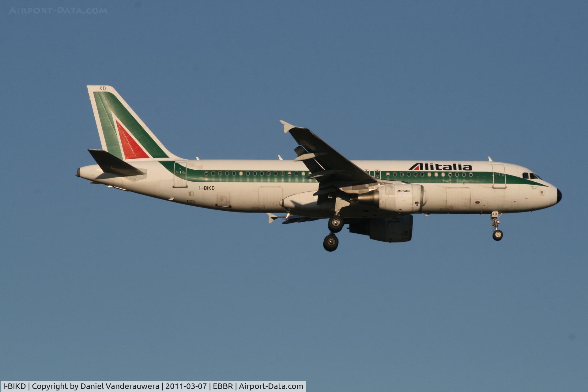 I-BIKD, 2001 Airbus A320-214 C/N 1457, Flight AZ is descending to RWY 02