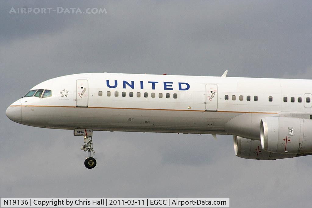 N19136, 1999 Boeing 757-224 C/N 29285, United Airlines