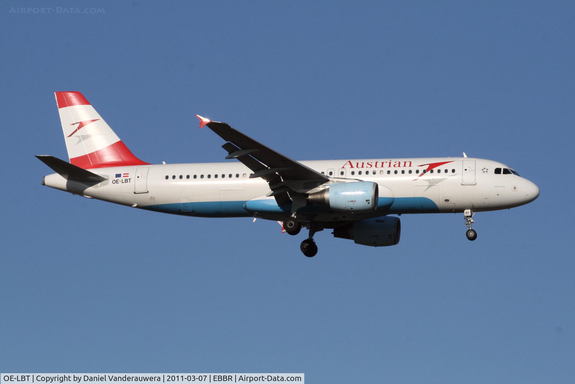OE-LBT, 2000 Airbus A320-214 C/N 1387, Arrival of flight OS351 to RWY 02
