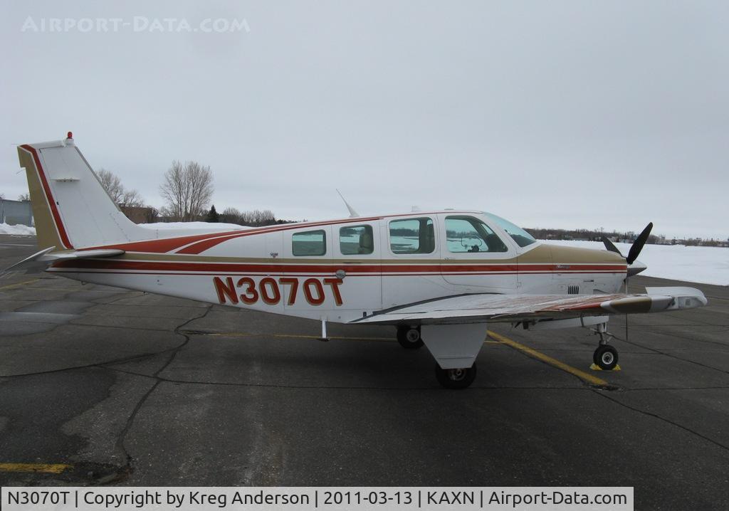 N3070T, 1987 Beech B36TC Bonanza C/N EA-462, Beech B36TC Bonanza on the line.