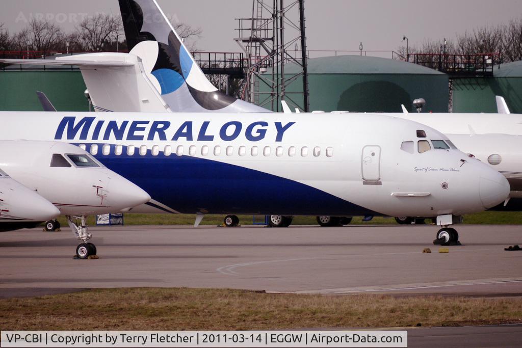 VP-CBI, 1997 McDonnell Douglas MD-82 (DC-9-82) C/N 53581, Fuselage logo on MD82 at Luton