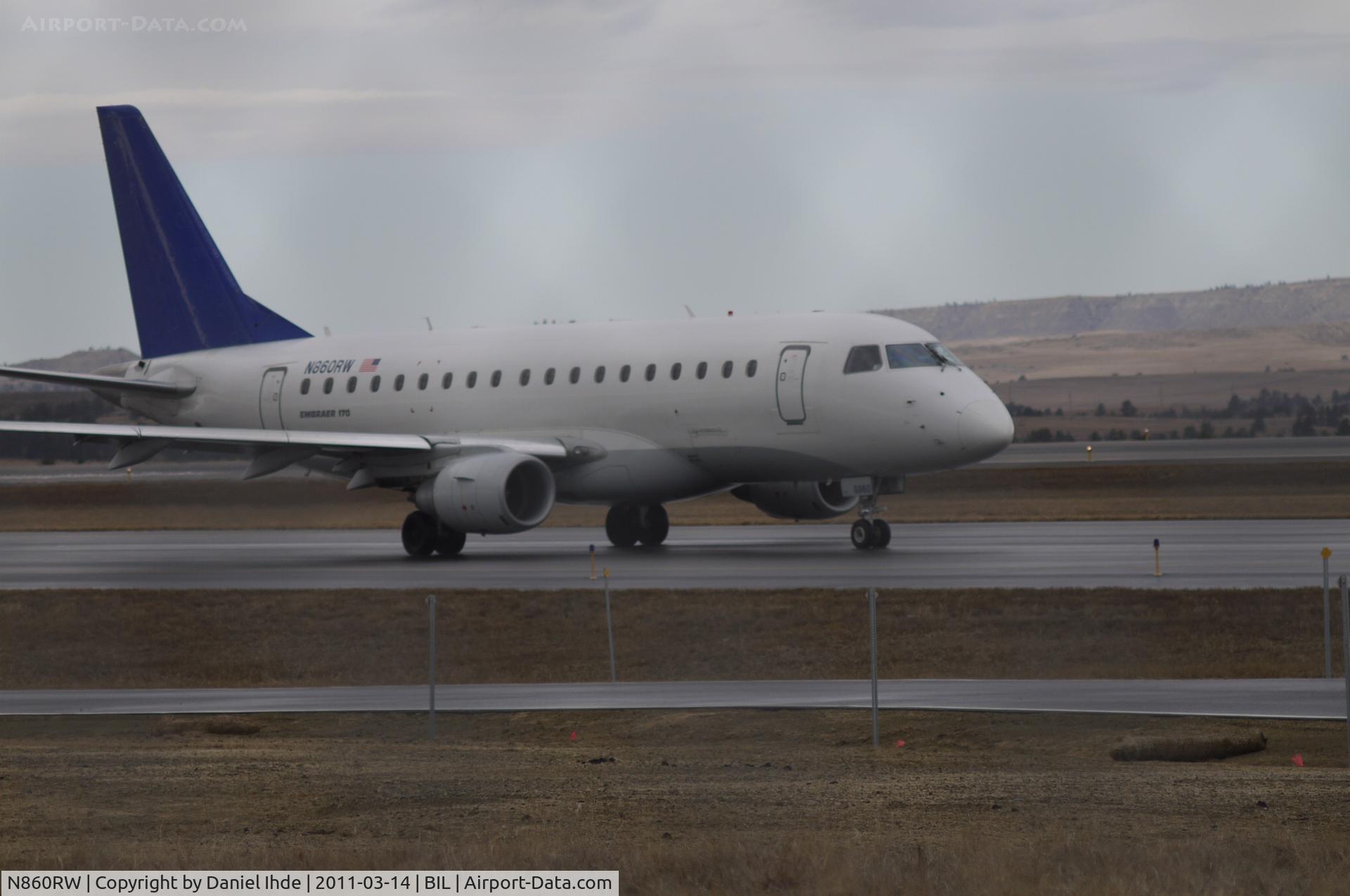 N860RW, 2005 Embraer 170SE (ERJ-170-100SE) C/N 17000084, Embraer 170 @ BIL