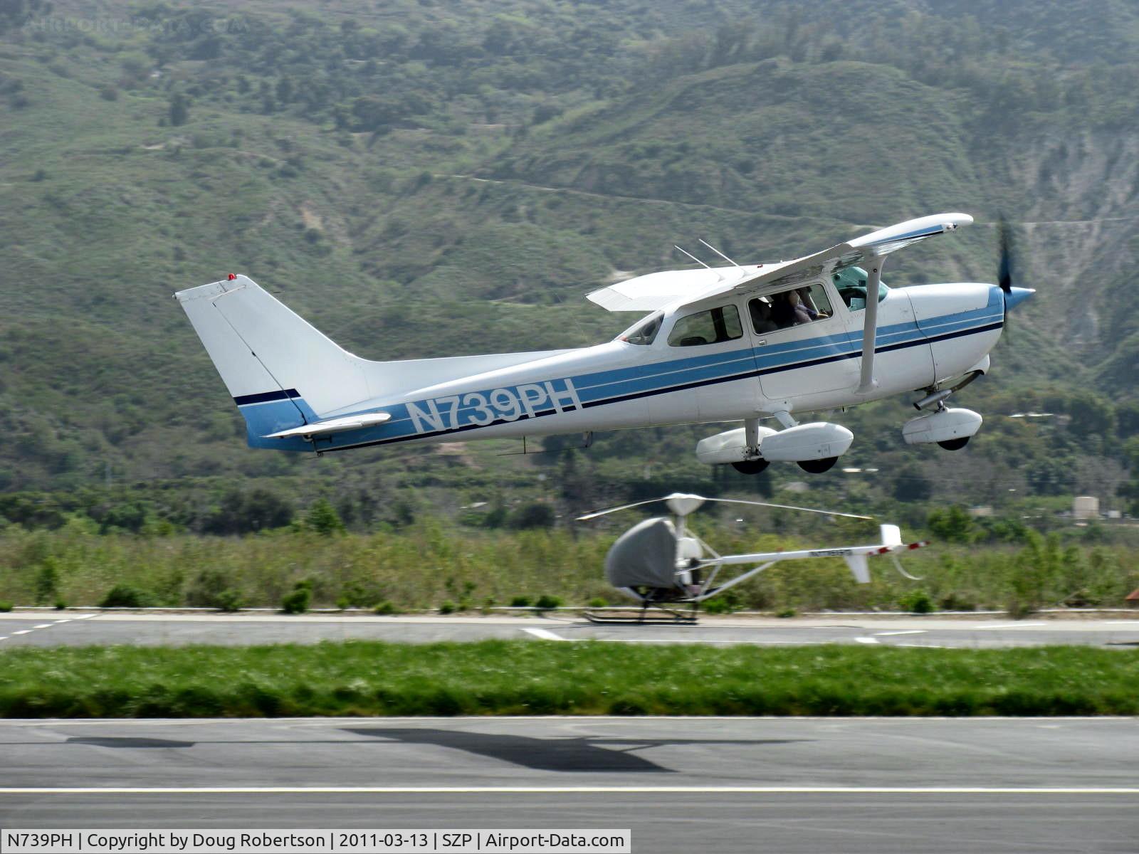 N739PH, 1978 Cessna 172N C/N 17270693, 1978 Cessna 172N SKYHAWK, Lycoming O-320-H2AD 160 Hp, takeoff climb Rwy 22