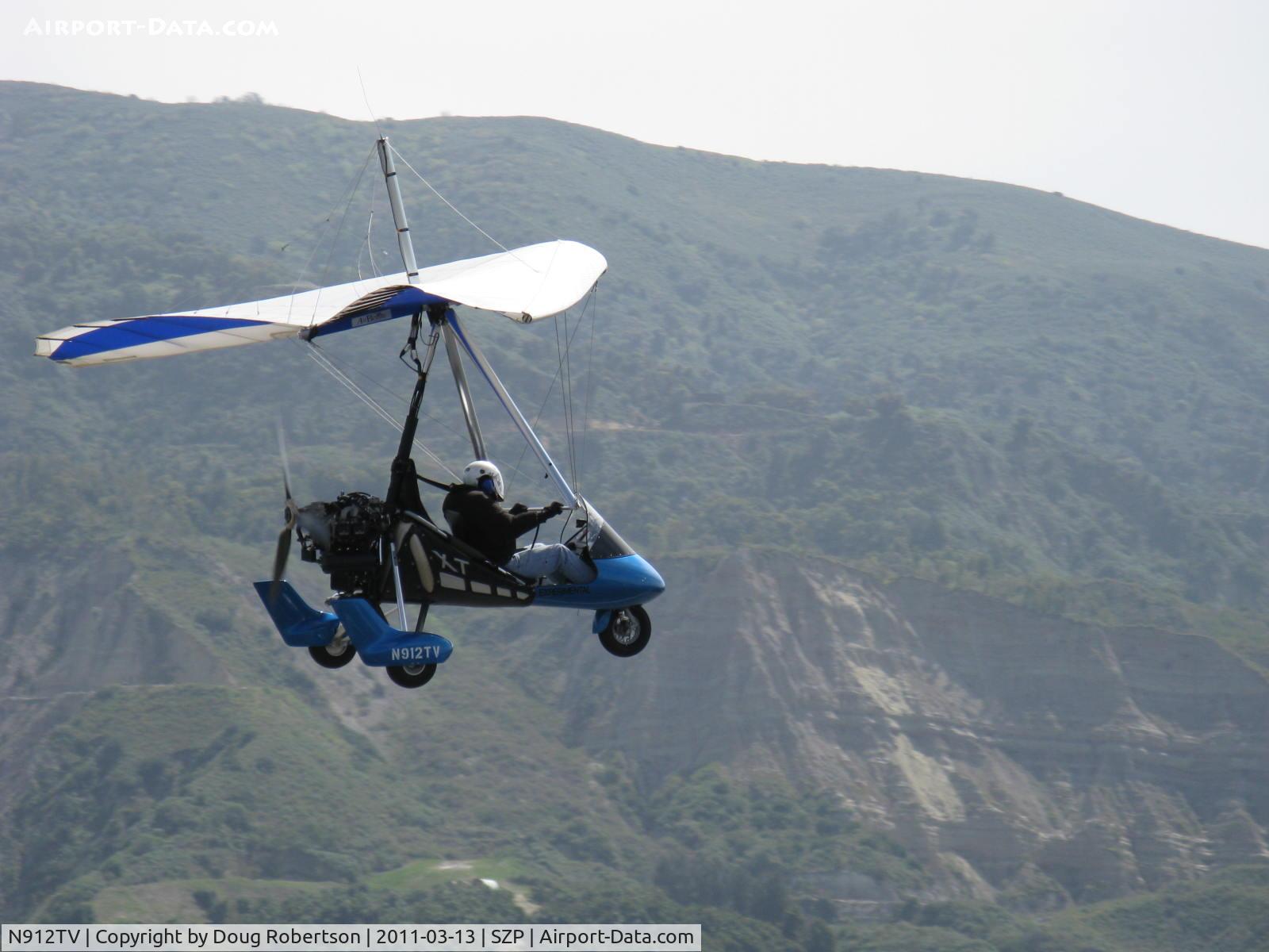 N912TV, Airborne Edge XT-912-B C/N XT-912-084, 2005 Airborne Windsports Pty Ltd. EDGE XT-912-B, Rotax 912ULS 80 Hp pusher, weight-shift control Trike, Experimental class LSA, on final Rwy 22