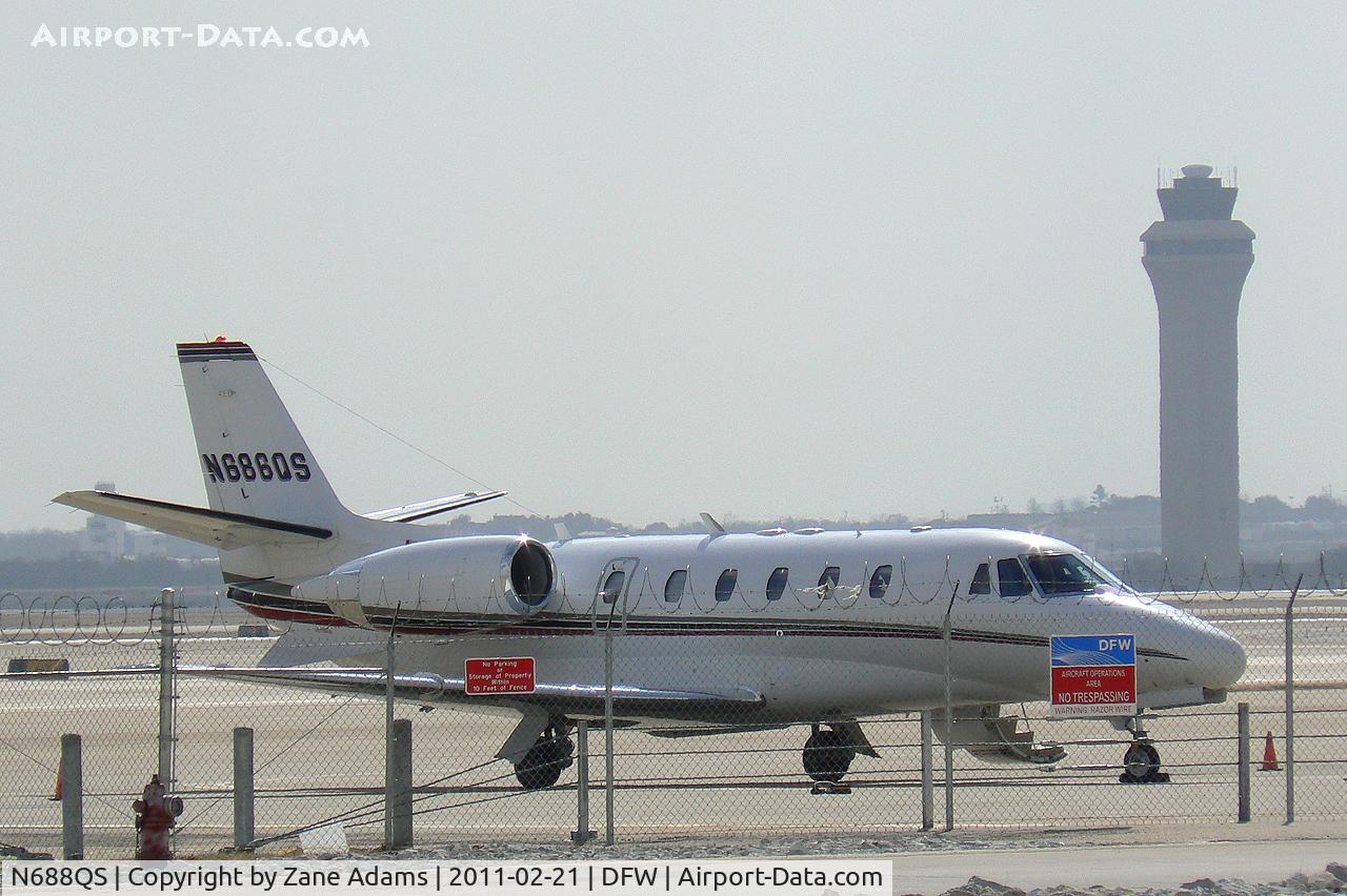 N688QS, 2001 Cessna 560XL C/N 560-5188, At DFW Airport