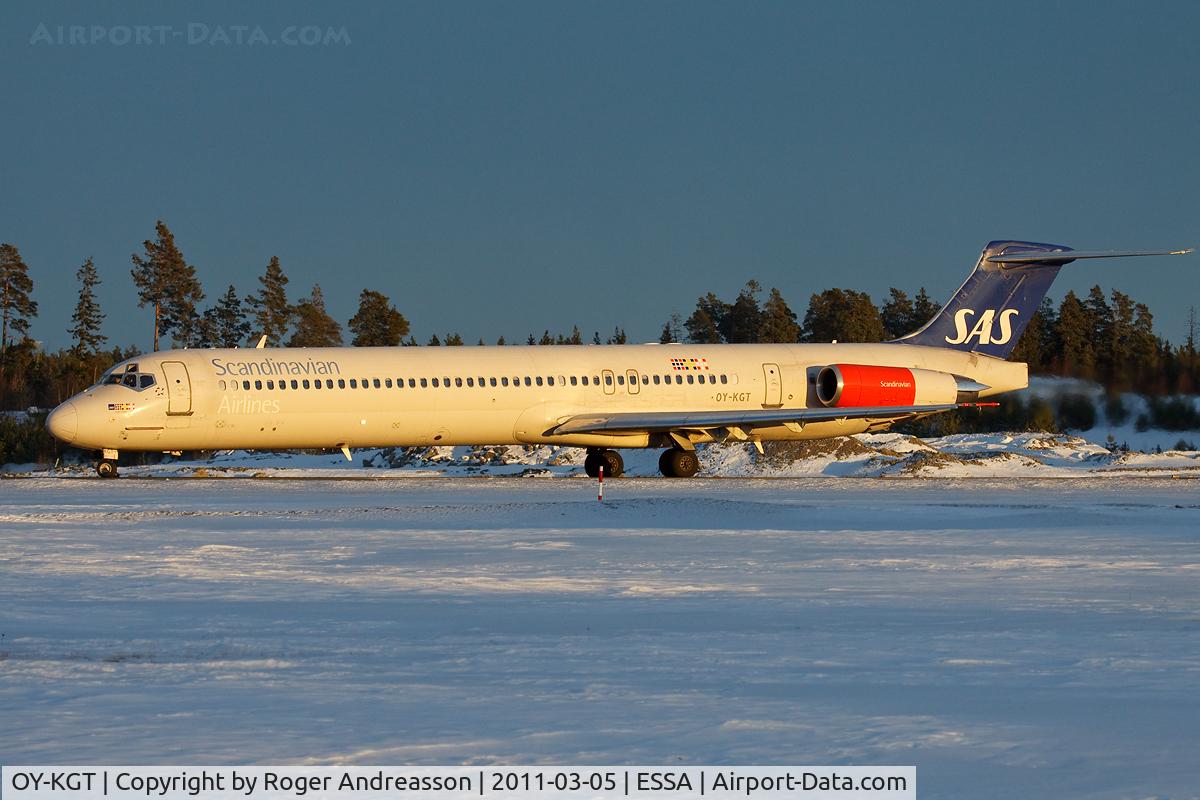 OY-KGT, 1985 McDonnell Douglas MD-82 (DC-9-82) C/N 49380, SK7891 ARN-GVA