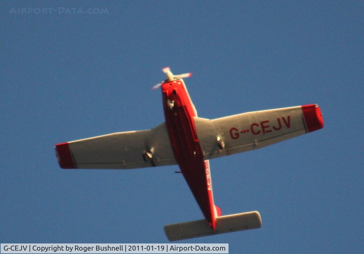 G-CEJV, 1989 Piper PA-28-161 Cadet C/N 28-41225, Milford Hampshire U.K. Nr Hurst Castle.