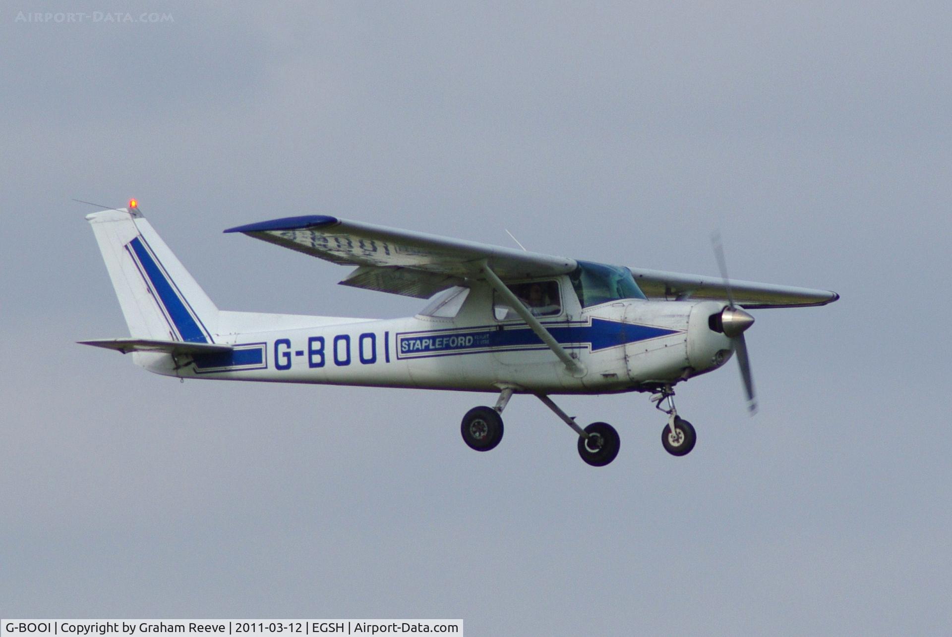 G-BOOI, Cessna 152 C/N 152-80751, Landing at Norwich.