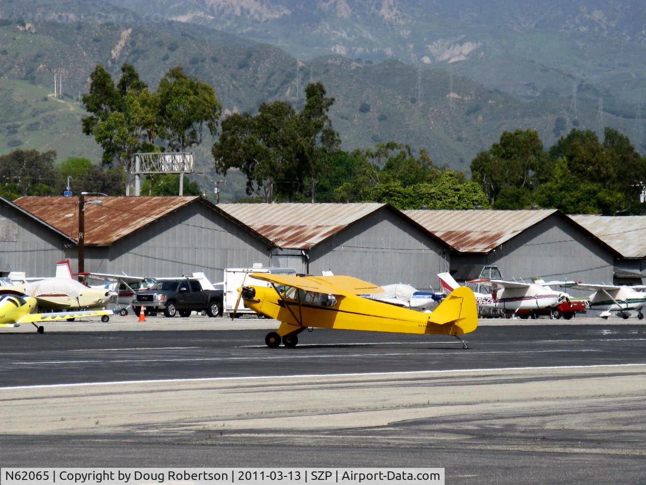 N62065, 1944 Piper J3C-65 Cub Cub C/N 13024, 1944 Piper J3C-65 CUB, Continental A&C65 65 Hp, taxi off the active