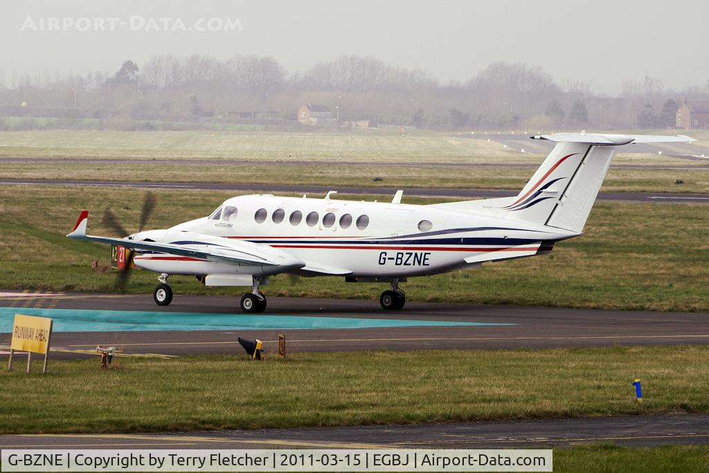 G-BZNE, 2000 Raytheon King Air 350 (B300) C/N FL-286, 2000 Raytheon Aircraft Company Beech B300, c/n: FL-286 at Staverton