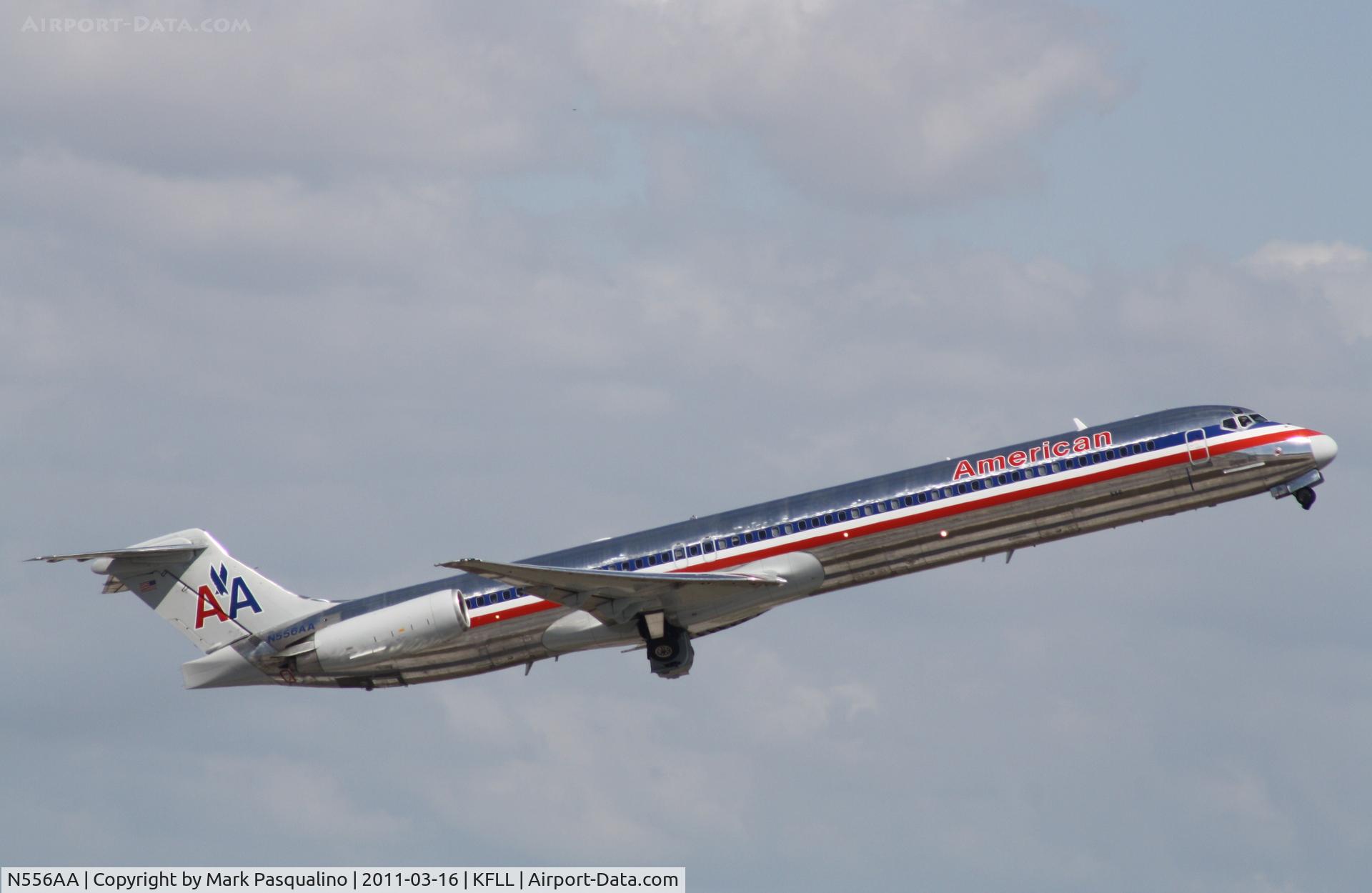 N556AA, 1991 McDonnell Douglas MD-82 (DC-9-82) C/N 53086, MD-82
