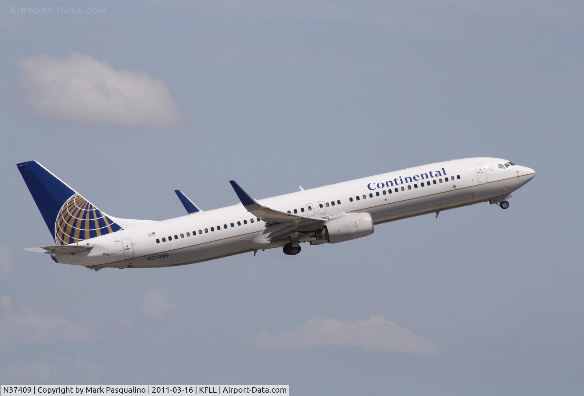 N37409, 2001 Boeing 737-924 C/N 30126, Boeing 737-900