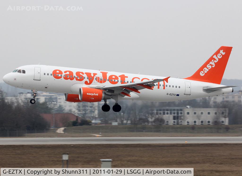 G-EZTX, 2010 Airbus A320-214 C/N 4286, Landing rwy 23