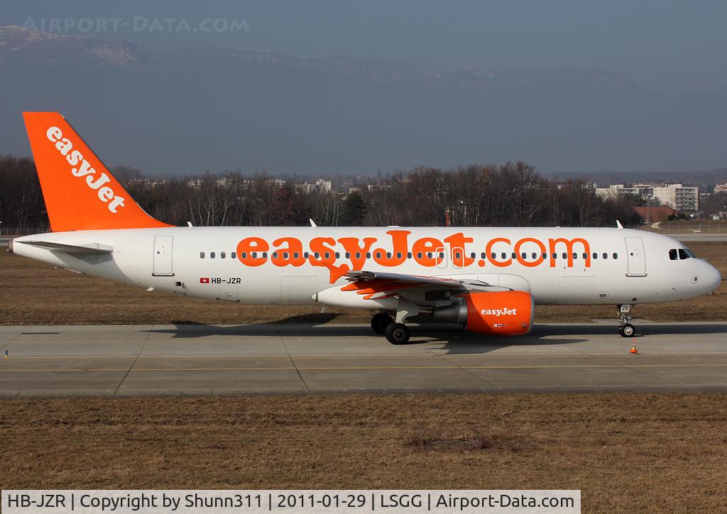 HB-JZR, 2009 Airbus A320-214 C/N 4034, Taxiing holding point rwy 23 for departure... First A320 for EasyJet Switzerland...