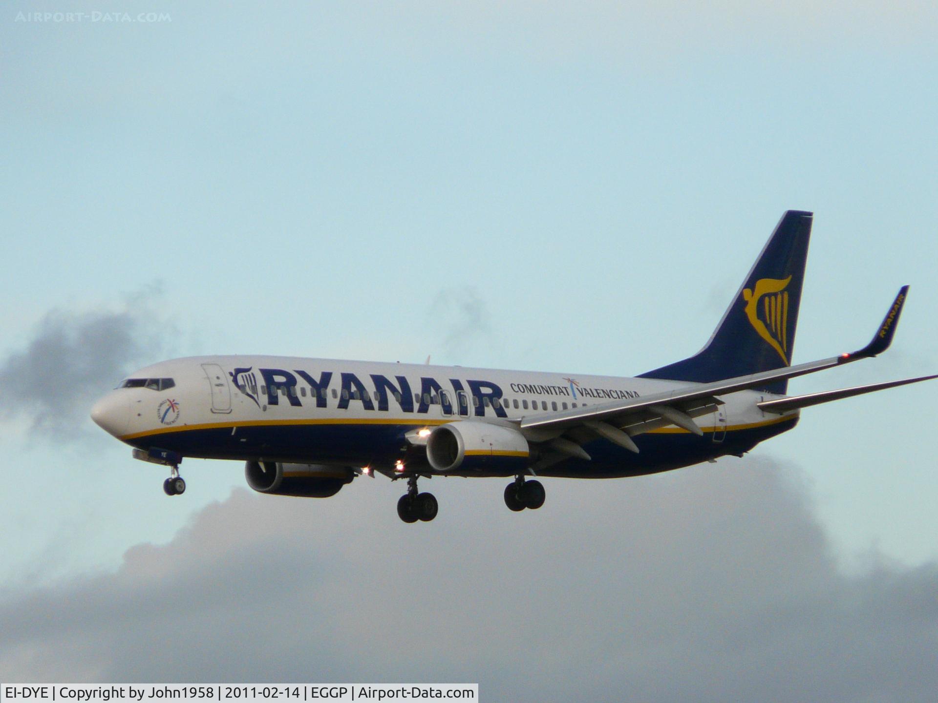 EI-DYE, 2008 Boeing 737-8AS C/N 36568, on finals