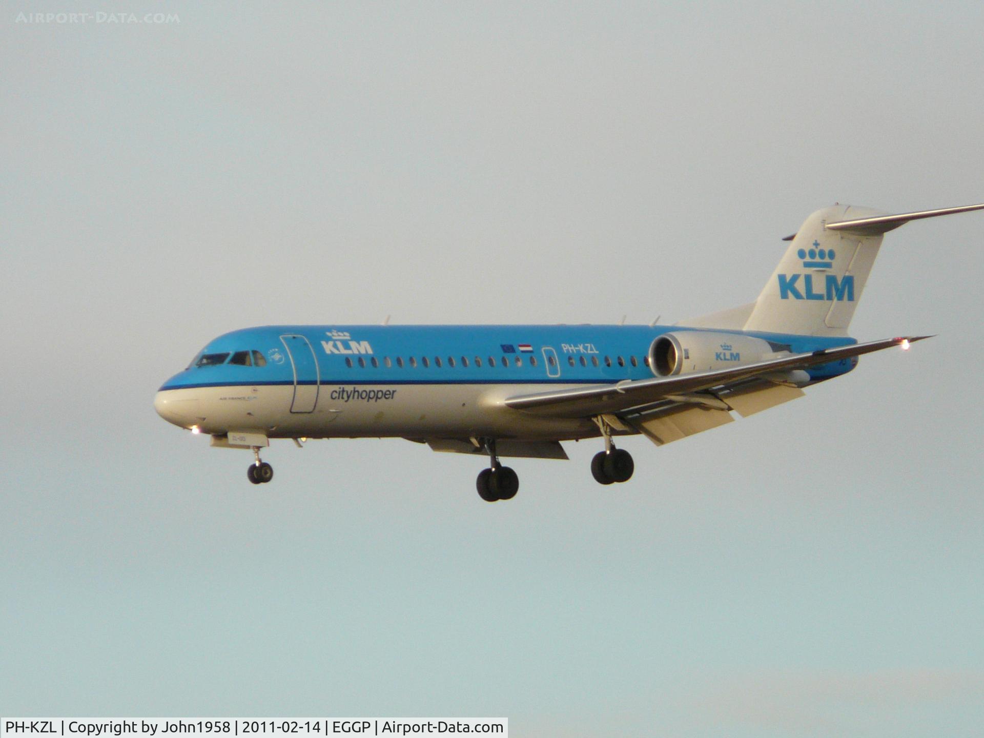 PH-KZL, 1995 Fokker 70 (F-28-0070) C/N 11536, about to land