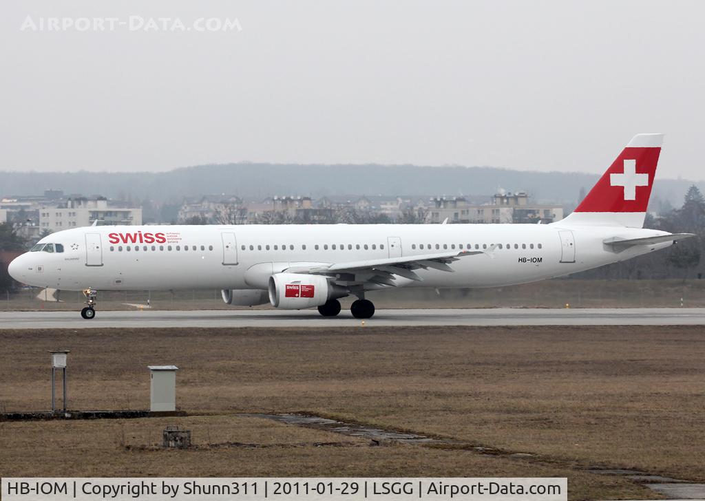 HB-IOM, 2010 Airbus A321-212 C/N 4534, Ready for take off rwy 23