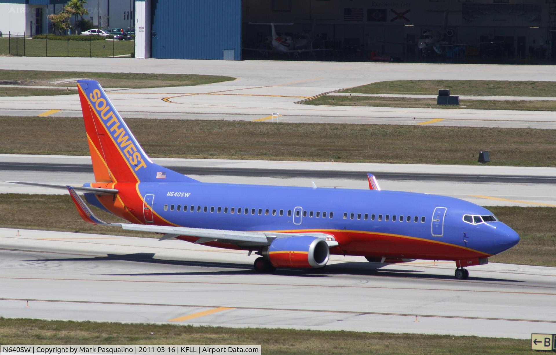 N640SW, 1996 Boeing 737-3H4 C/N 27713, Boeing 737-300