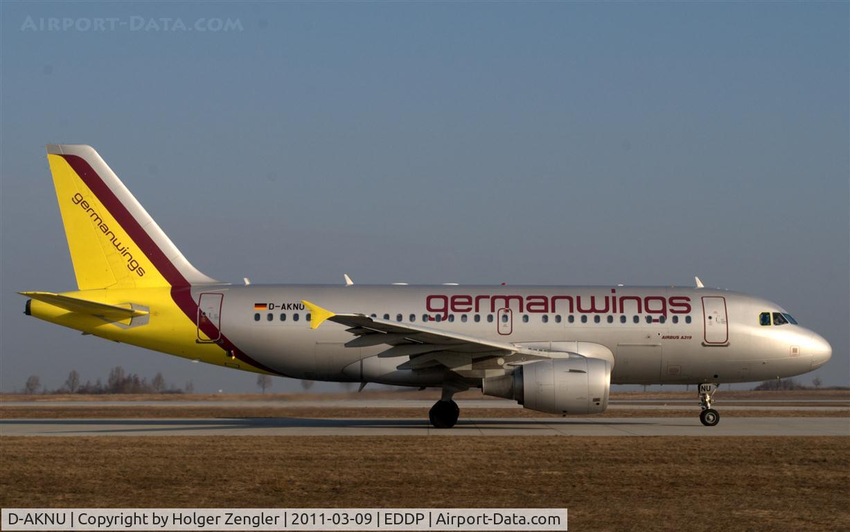 D-AKNU, 2005 Airbus A319-112 C/N 2628, Taxiing by to rwy 26R for a ride to Stuttgart.