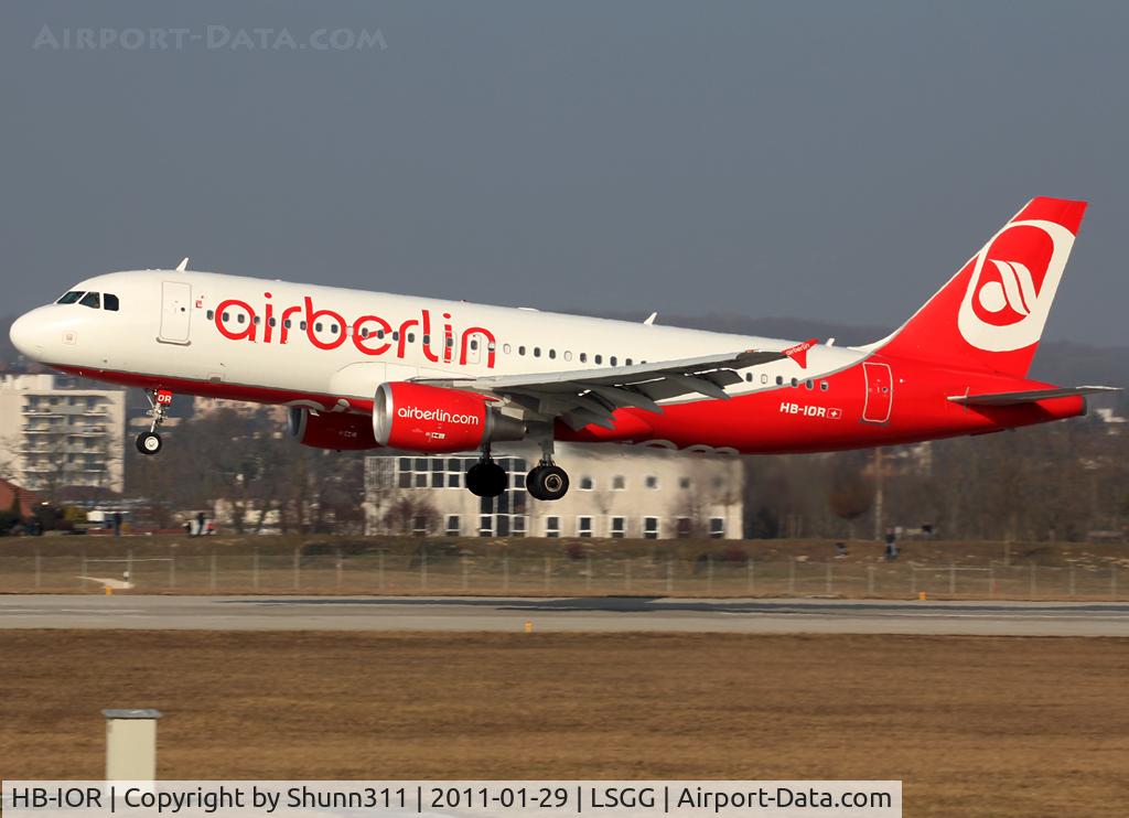 HB-IOR, 2009 Airbus A320-214 C/N 4033, Landing rwy 23