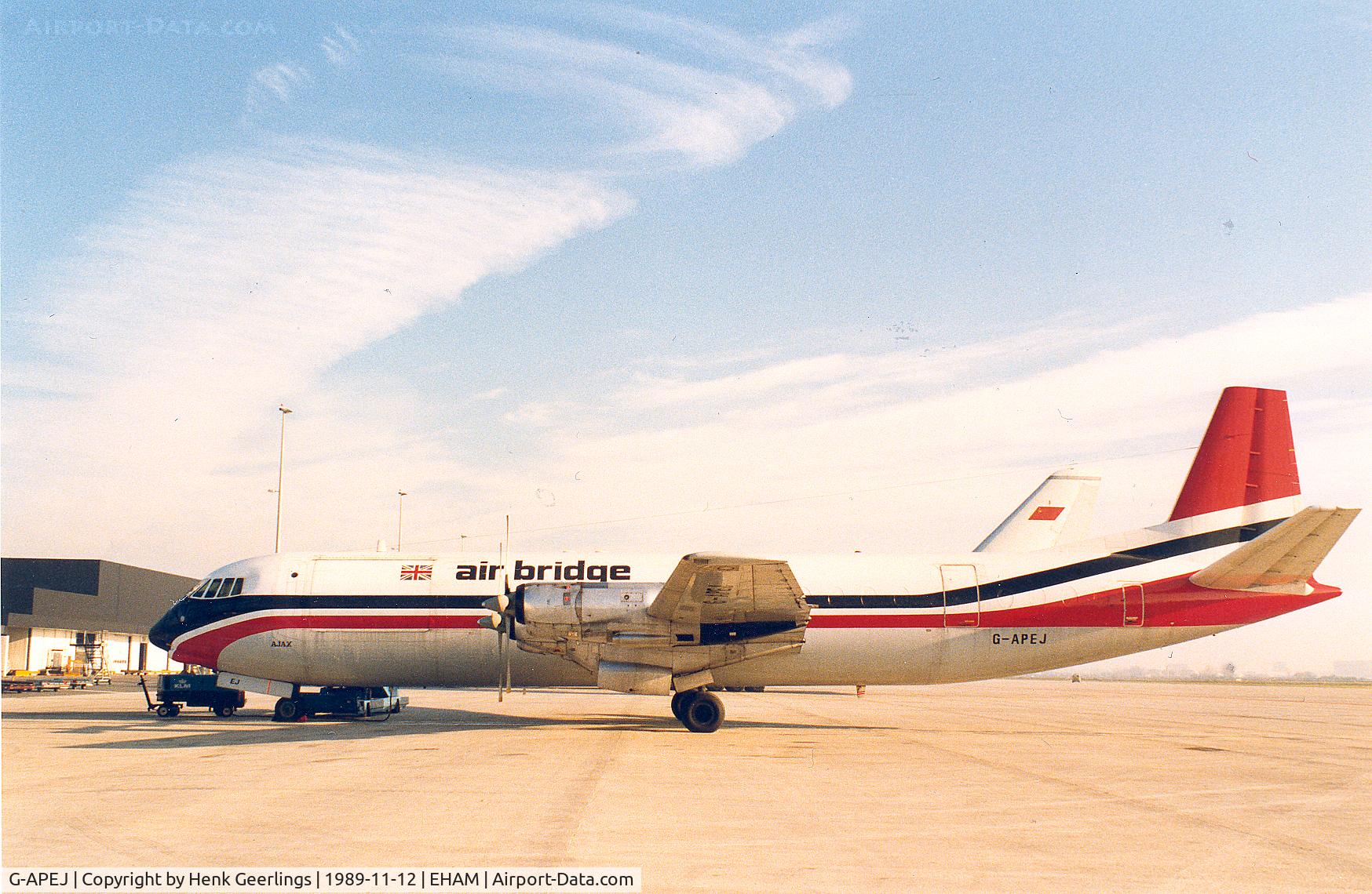 G-APEJ, 1961 Vickers V953C Merchantman C/N 713, air bridge