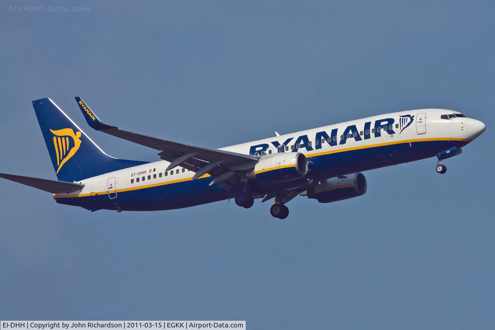 EI-DHH, 2005 Boeing 737-8AS C/N 33817, On approach to Gatwick