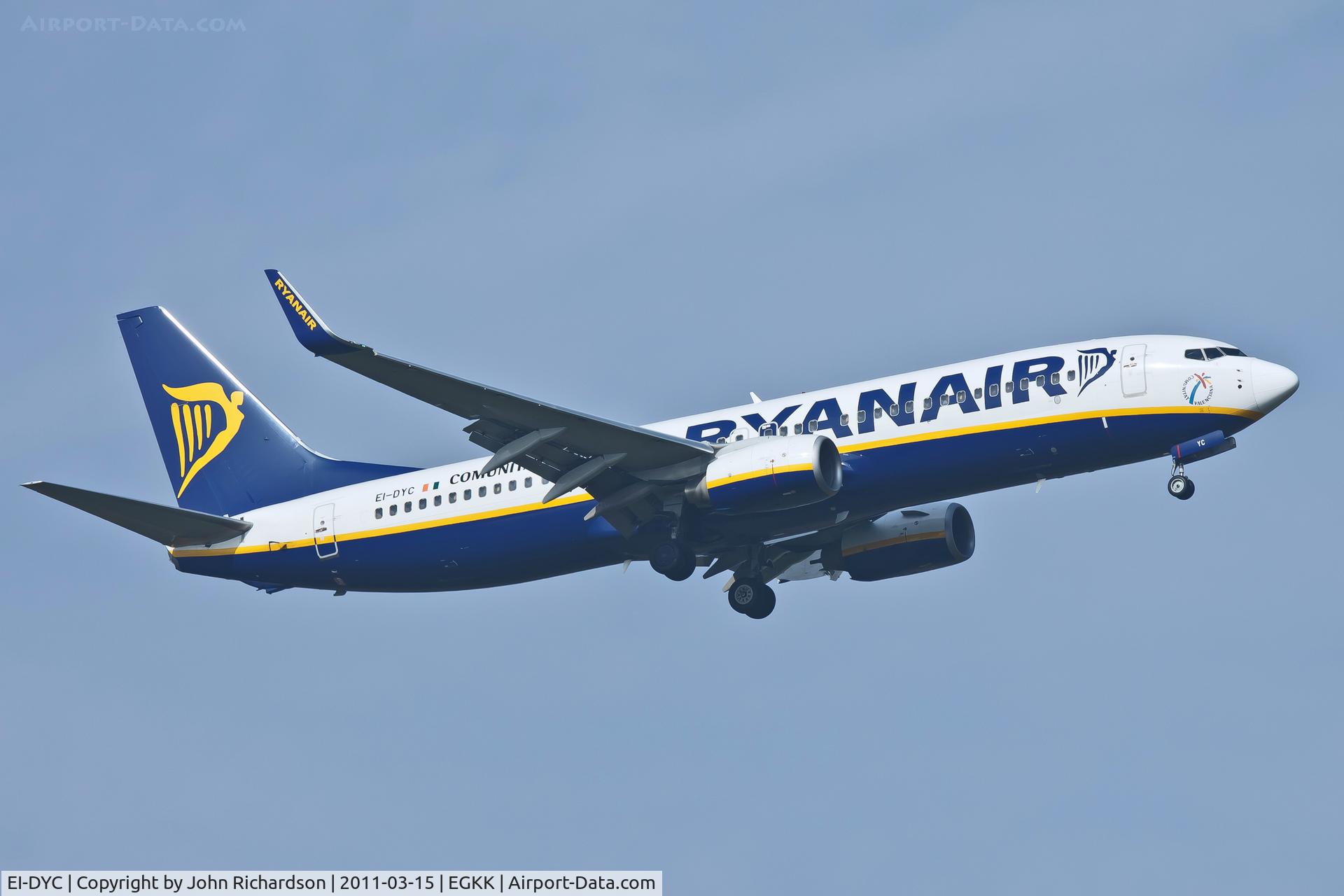 EI-DYC, 2008 Boeing 737-8AS C/N 36567, On approach to Gatwick