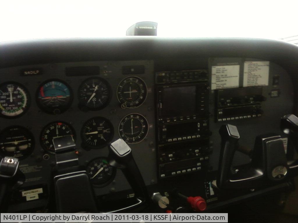 N401LP, 2003 Cessna 172S C/N 172S9401, Cockpit of 401LP.