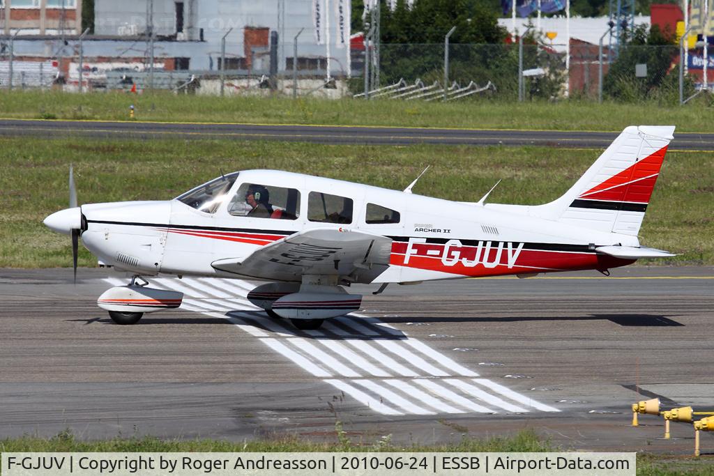 F-GJUV, Piper PA-28-181 Archer C/N 28-8490060, Assoc Union des Pilotes Civils