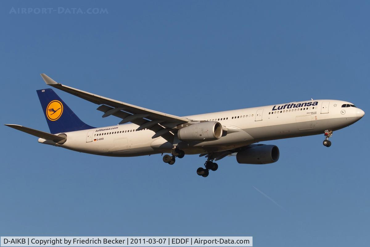 D-AIKB, 2004 Airbus A330-343X C/N 576, on final