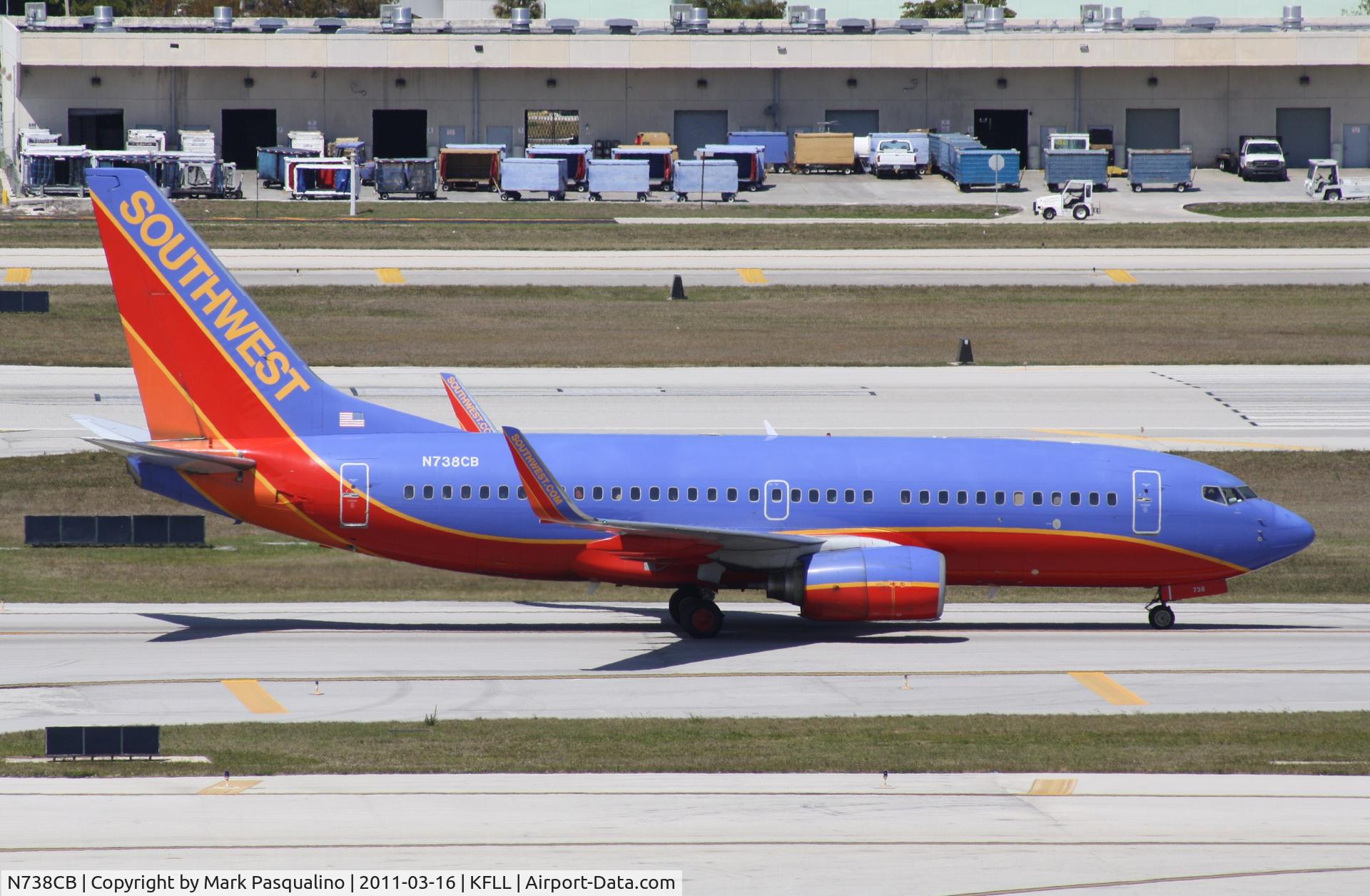 N738CB, 1999 Boeing 737-7H4 C/N 27870, Boeing 737-700