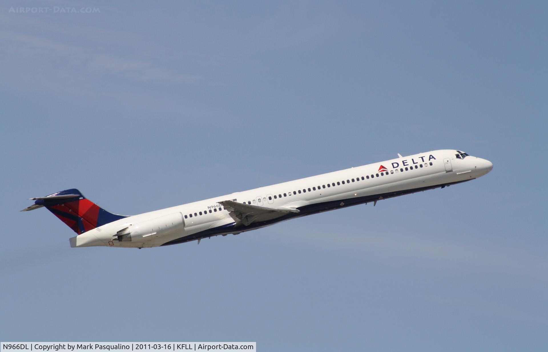 N966DL, 1990 McDonnell Douglas MD-88 C/N 53115, MD-88