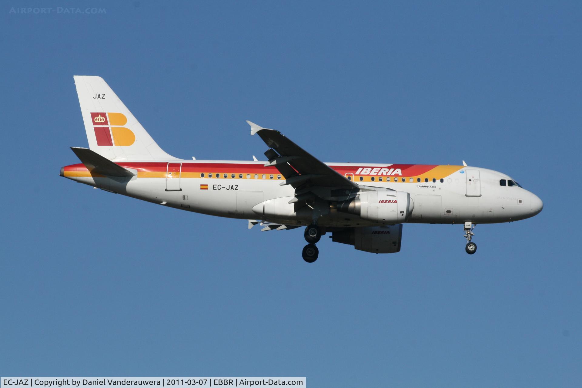 EC-JAZ, 2004 Airbus A319-111 C/N 2264, Flight IB3216 is descending to RWY 02