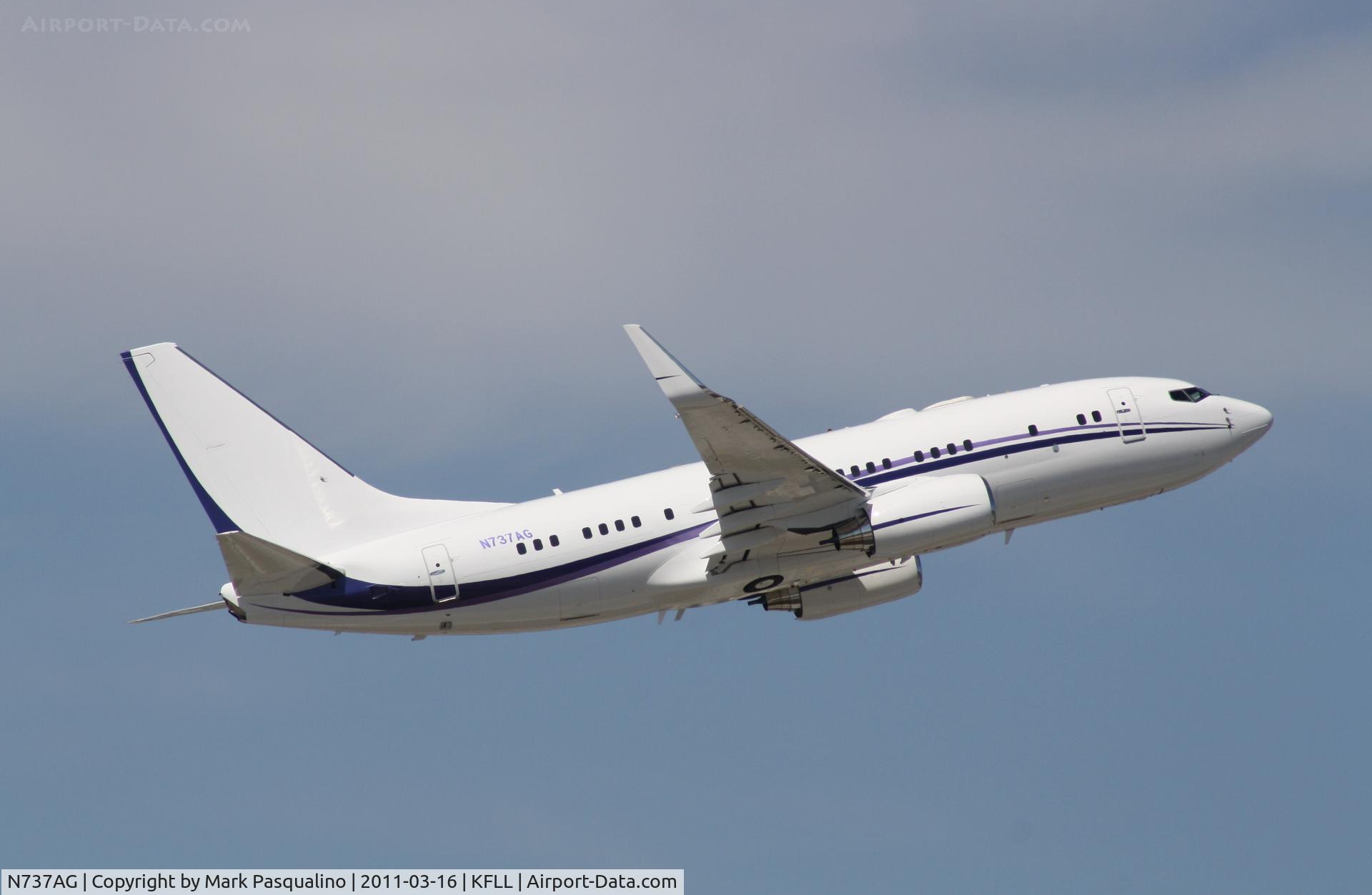 N737AG, 1999 Boeing 737-7BF/BBJ C/N 30496, Boeing 737-700