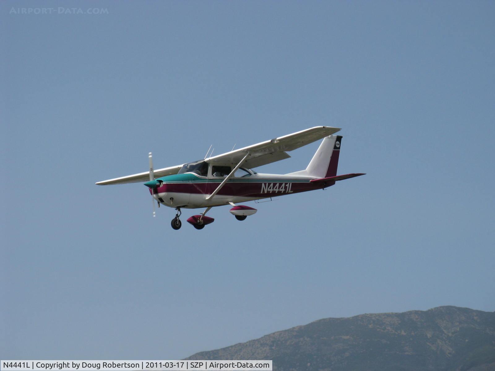 N4441L, 1966 Cessna 172G C/N 17254534, 1966 Cessna 172G, Continental O-300 145 Hp, on final Rwy 22