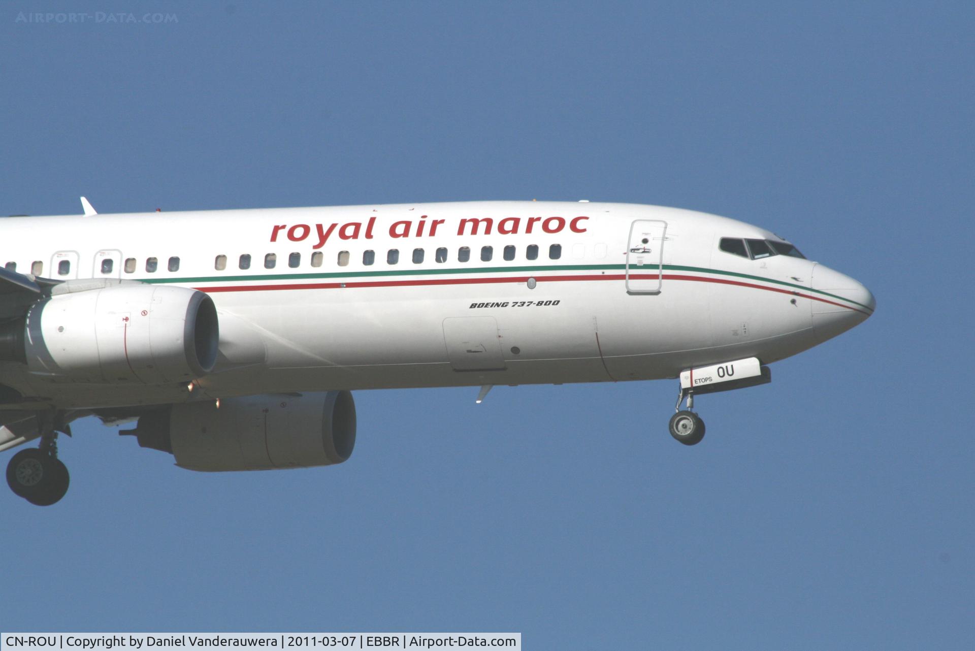 CN-ROU, 2009 Boeing 737-8B6 C/N 33069, Arrival of flight AT680 to RWY 02