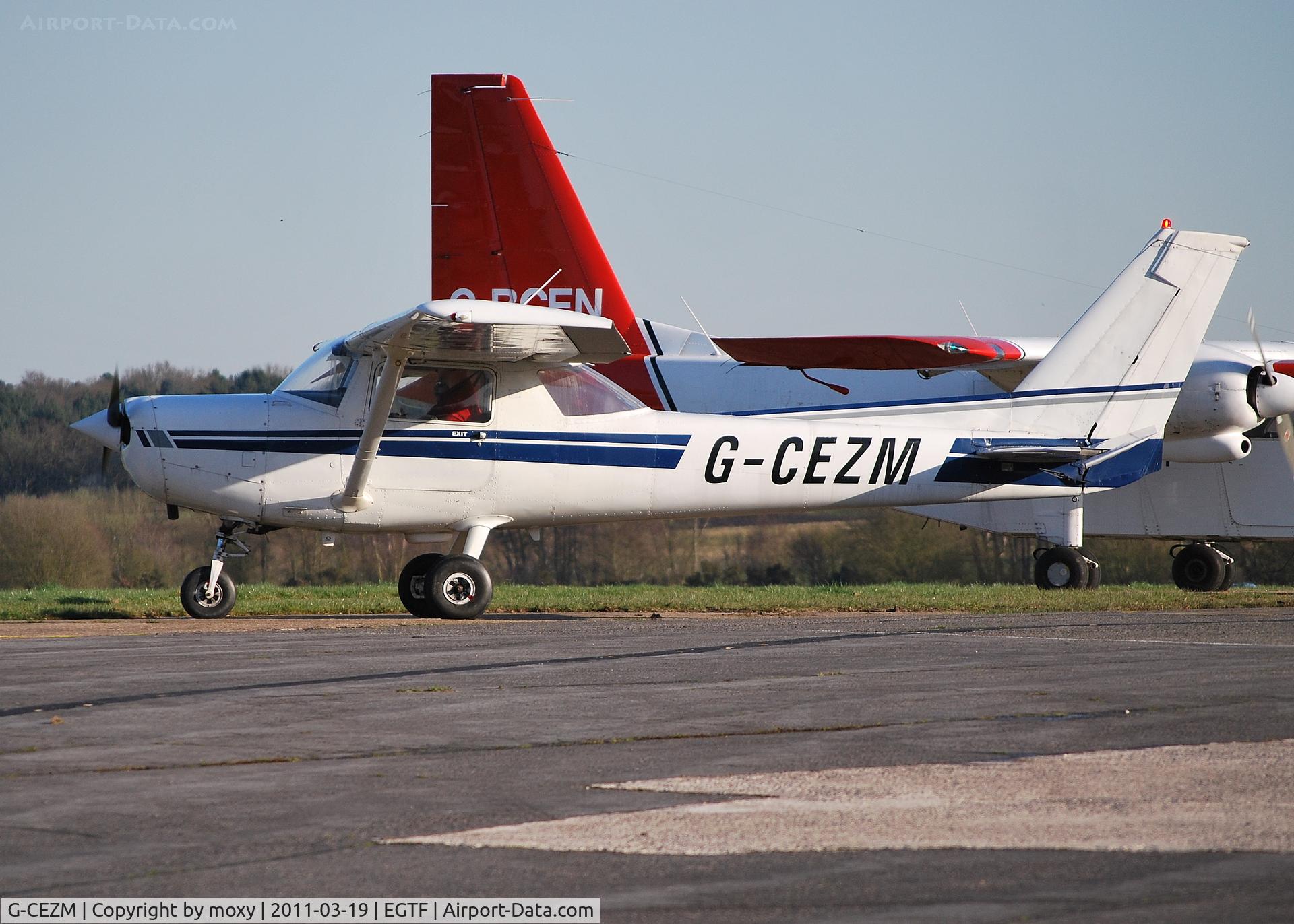 G-CEZM, 1981 Cessna 152 C/N 15285179, Cessna 152 visiting Fairoaks. Ex N6167Q