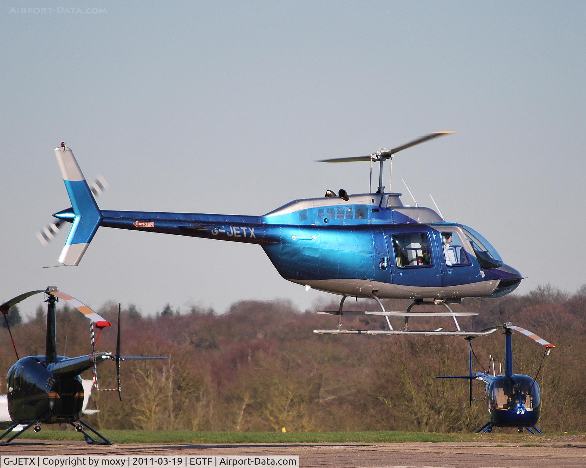 G-JETX, 1981 Bell 206B JetRanger III C/N 3208, Bell Jet Ranger III departing Fairoaks. Ex N3898L.