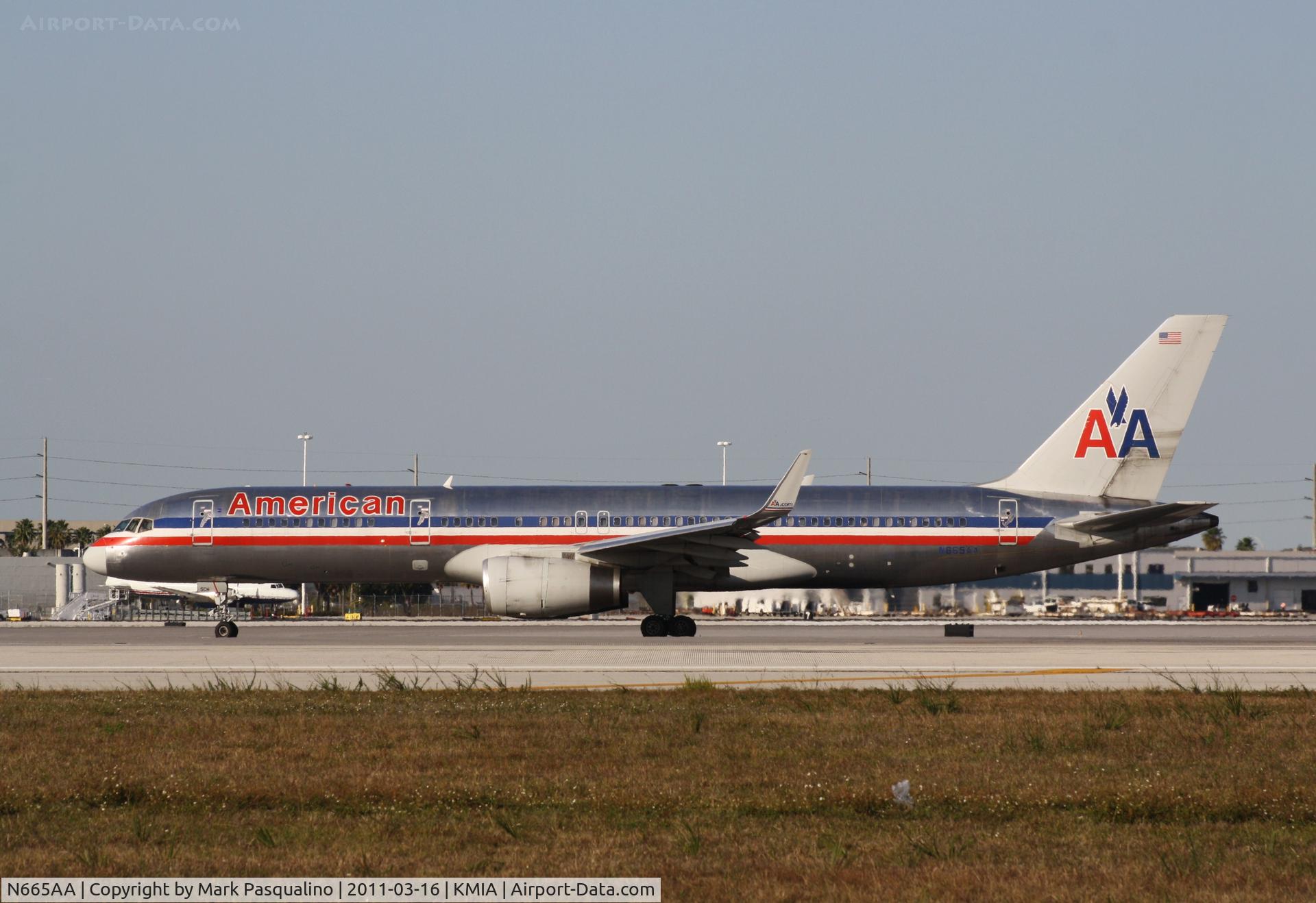 N665AA, 1992 Boeing 757-223 C/N 25299, Boeing 757-200