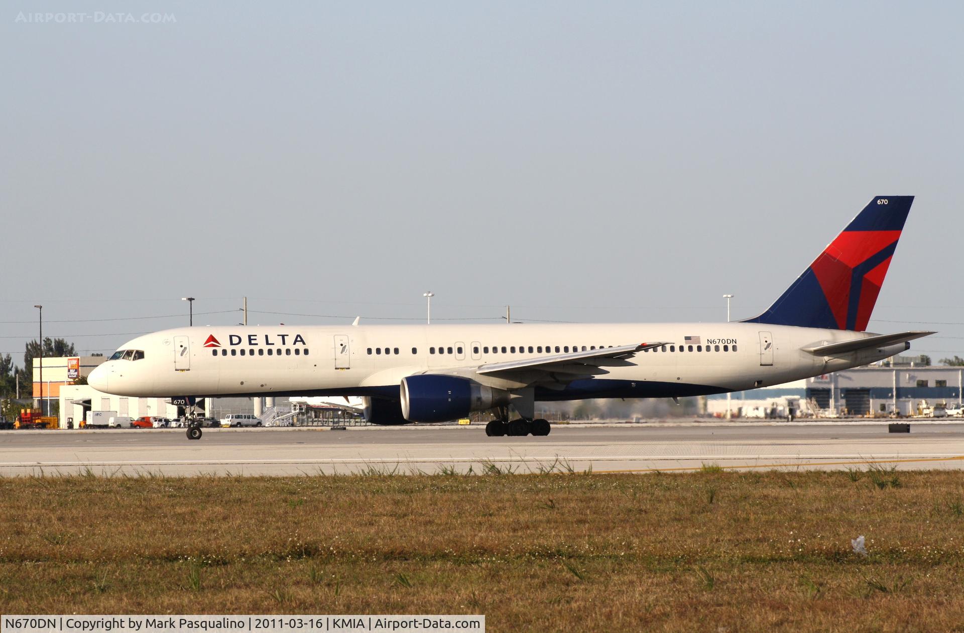 N670DN, 1992 Boeing 757-232 C/N 25331, Boeing 757-200