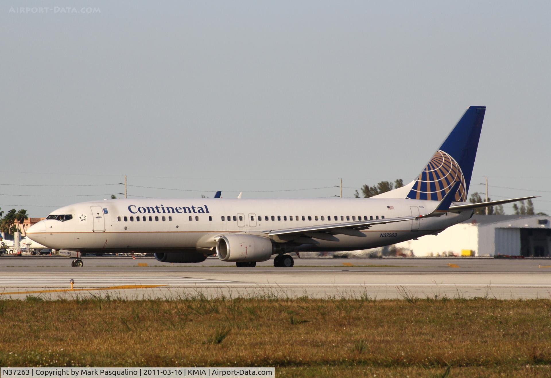 N37263, 2001 Boeing 737-824 C/N 31583, Boeing 737-800