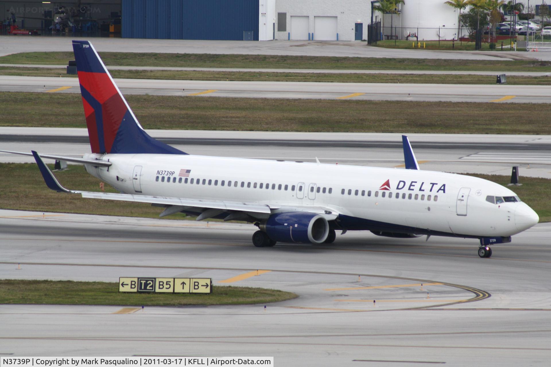 N3739P, 2000 Boeing 737-832 C/N 30541, Boeing 737-800