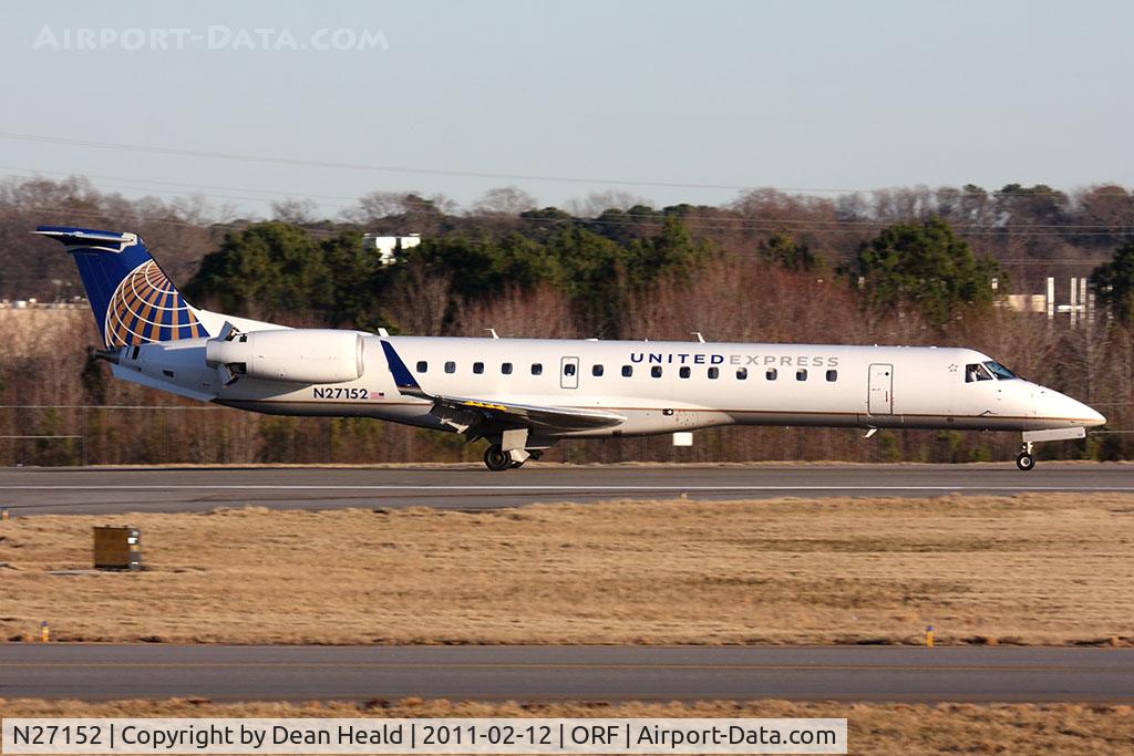 N27152, 2003 Embraer ERJ-145XR (EMB-145XR) C/N 145759, United Express (ExpressJet Airlines) N27152 (FLT BTA2780) from Houston Bush Intercontinental (KIAH) rolling out on RWY 23 after arrival.