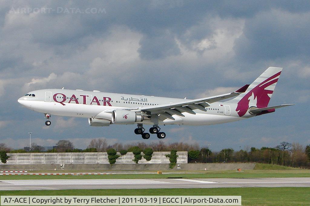 A7-ACE, 2004 Airbus A330-203 C/N 571, Qatar Airways Airbus A330-203, c/n: 571 landing at Manchester