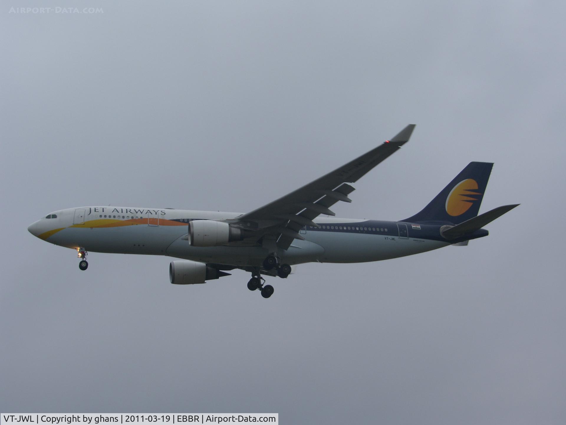 VT-JWL, 2008 Airbus A330-203 C/N 901, One of 6 landing @ EBBR on Saturday