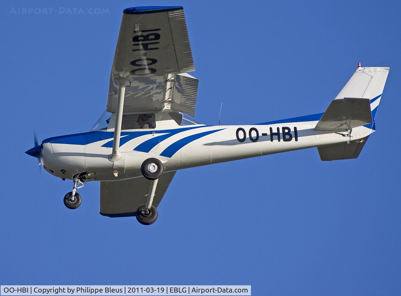 OO-HBI, , Short final rwy 05R by a marvelous sunny afternoon.