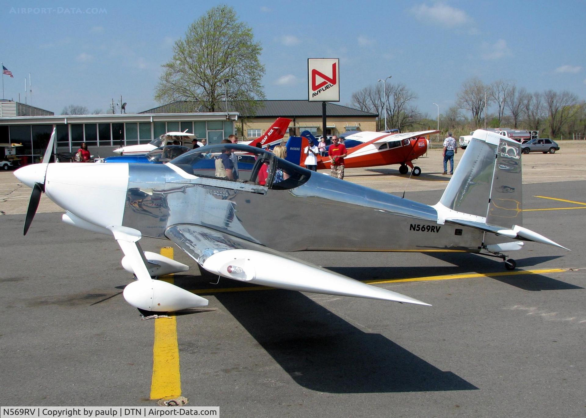 N569RV, Vans RV-9 C/N 91519, At Downtown Shreveport.