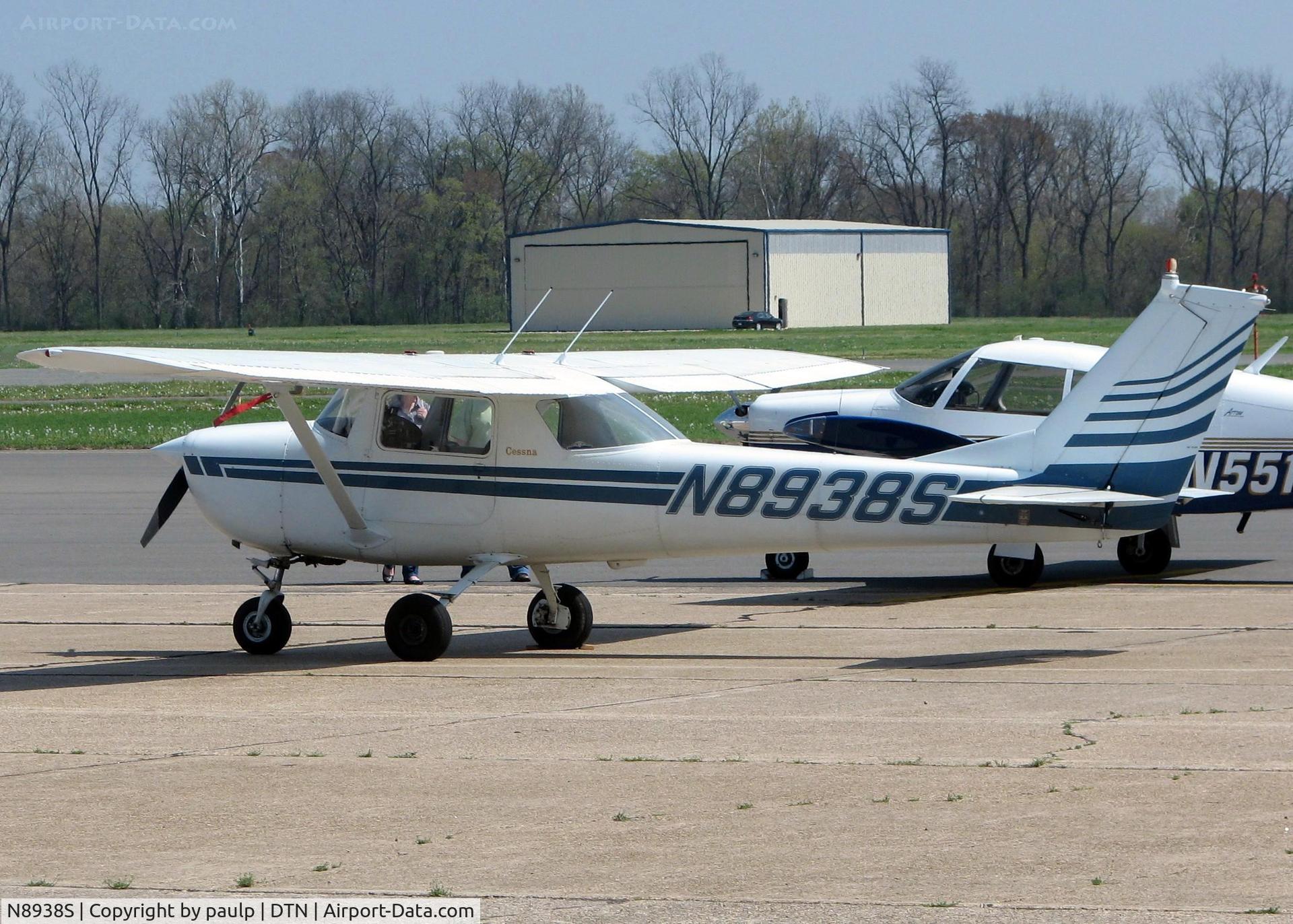 N8938S, 1965 Cessna 150F C/N 15062238, At Downtown Shreveport.