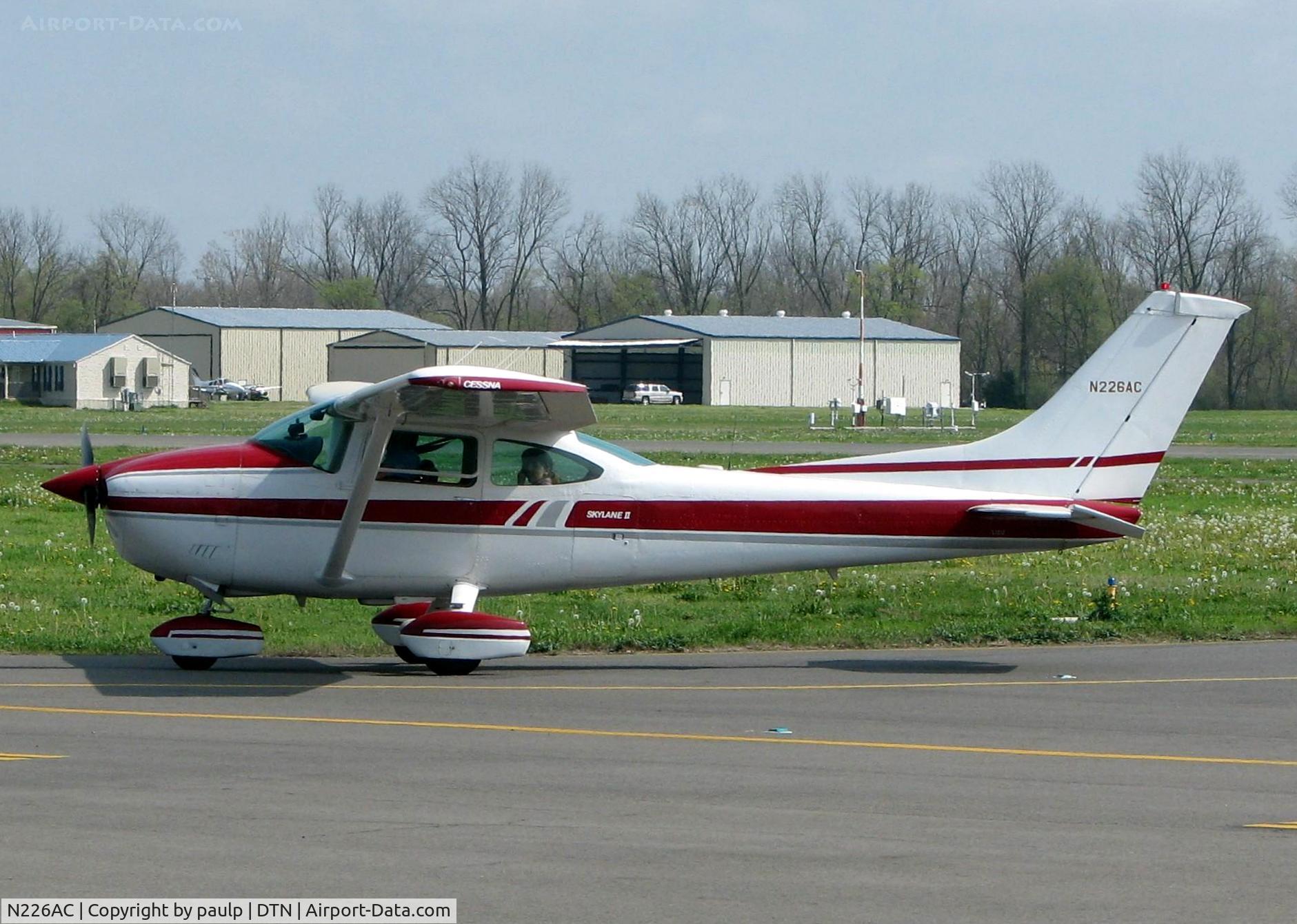 N226AC, 1979 Cessna 182Q Skylane C/N 18267019, At Downtown Shreveport.