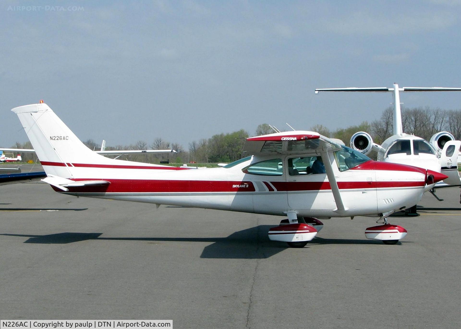 N226AC, 1979 Cessna 182Q Skylane C/N 18267019, At Downtown Shreveport.